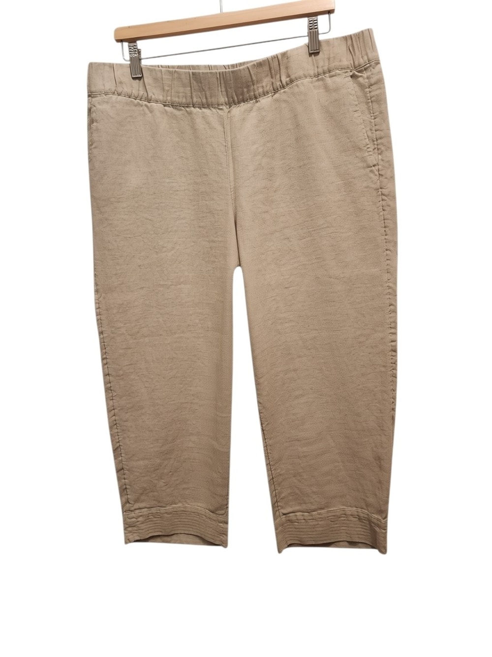 Women’s Floral Capris - Cream with Lavender Print